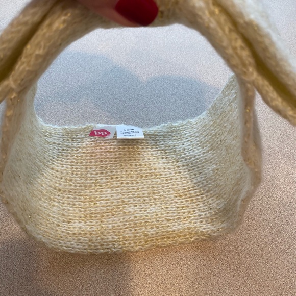 Ear wrap - Picture 2 of 3